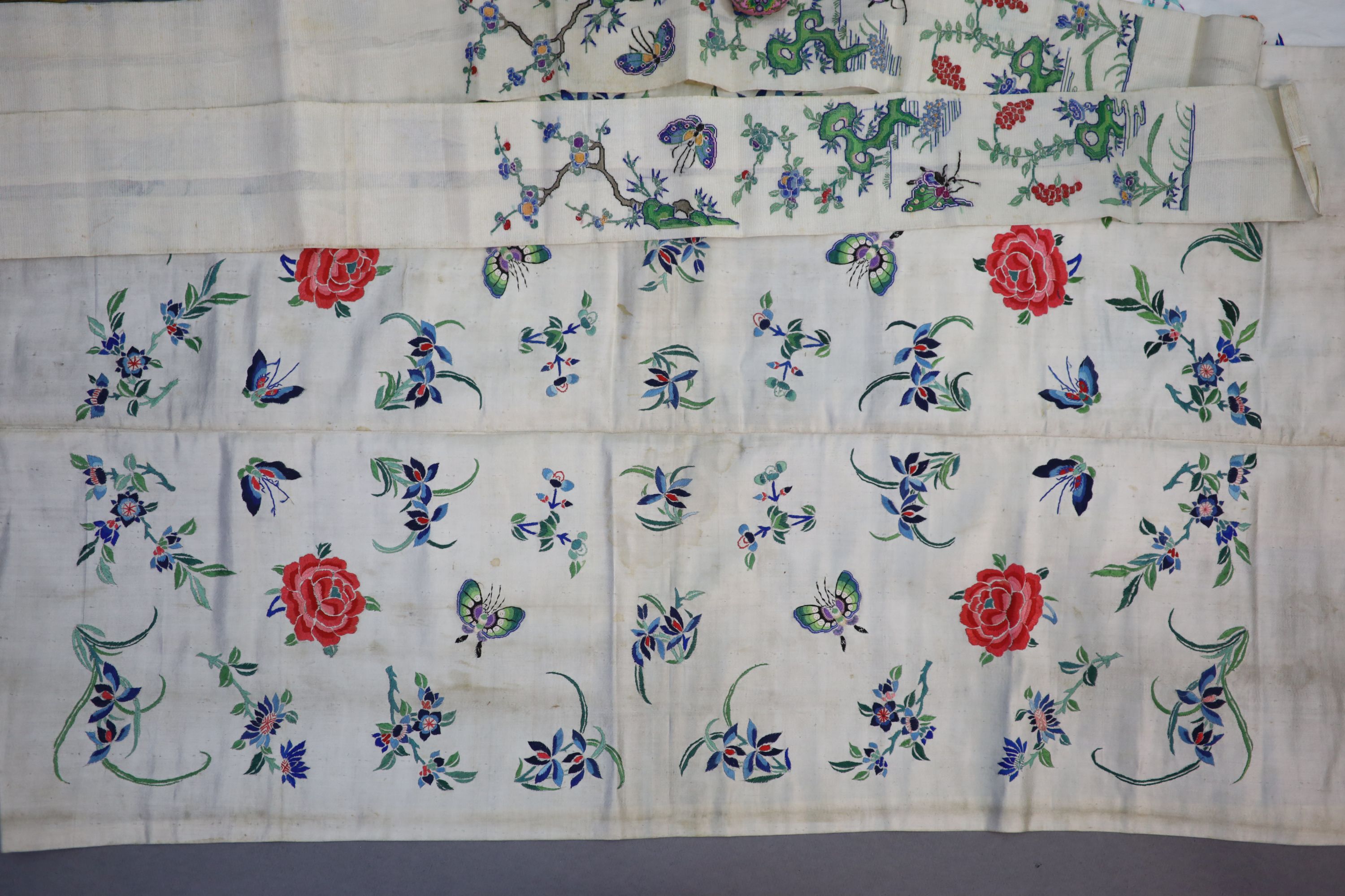 A group of Chinese embroidered silk items, late 19th/early 20th century